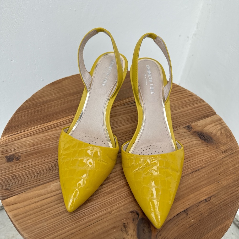 Kenneth Cole Mustard Yellow Croc-Embossed Heels